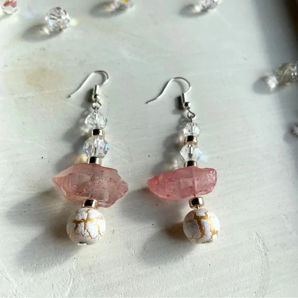 Beaded Stone Jewelry Set Earrings & Stretch Bracelet 7" Pink , Gold/White Stones - Picture 9 of 11